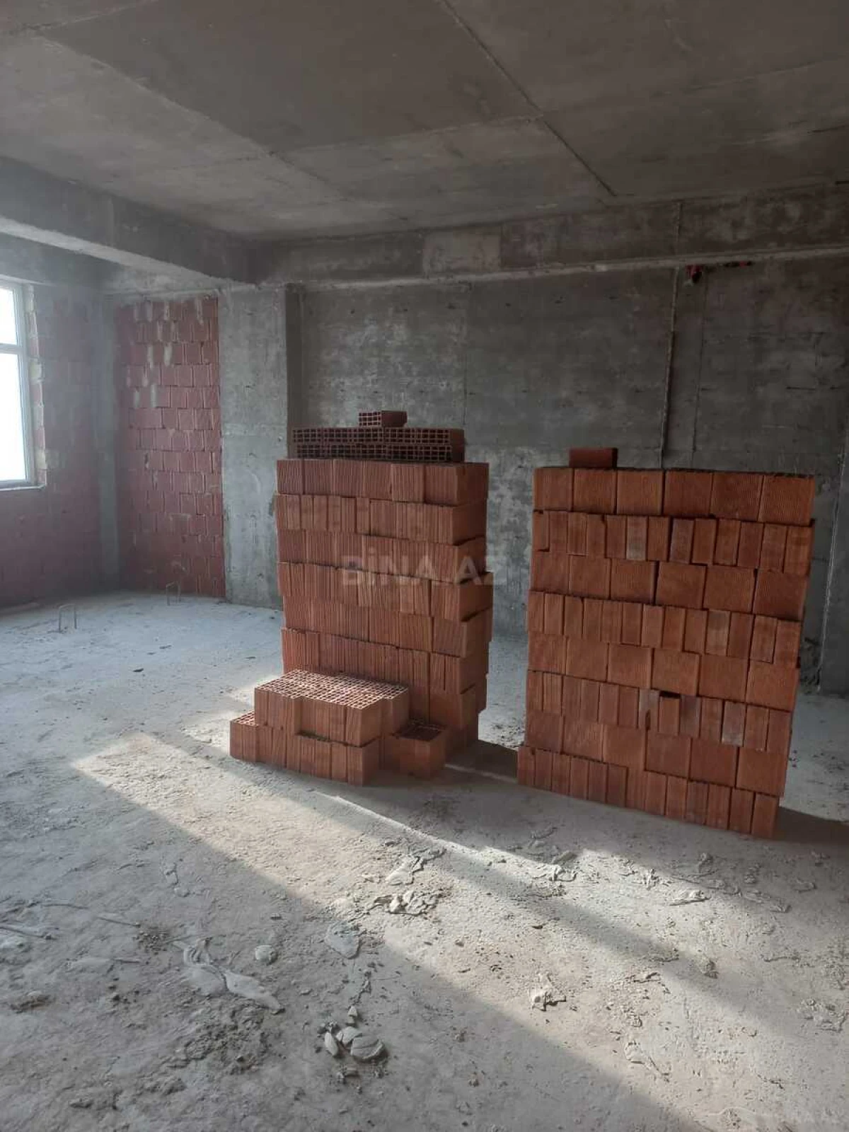 Satılır 3 otaqlı mənzil 155 m²