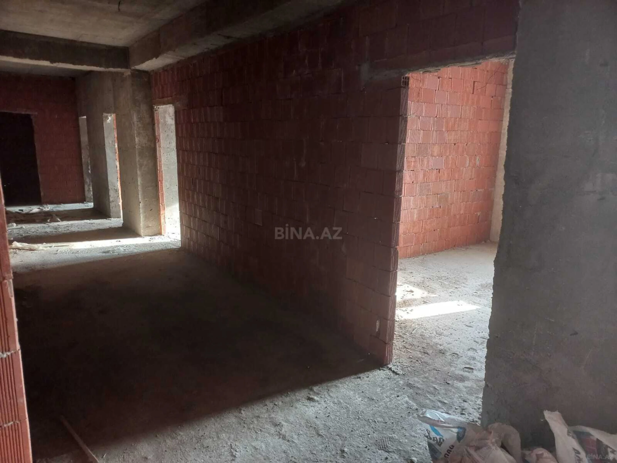 Satılır 3 otaqlı mənzil 155 m²