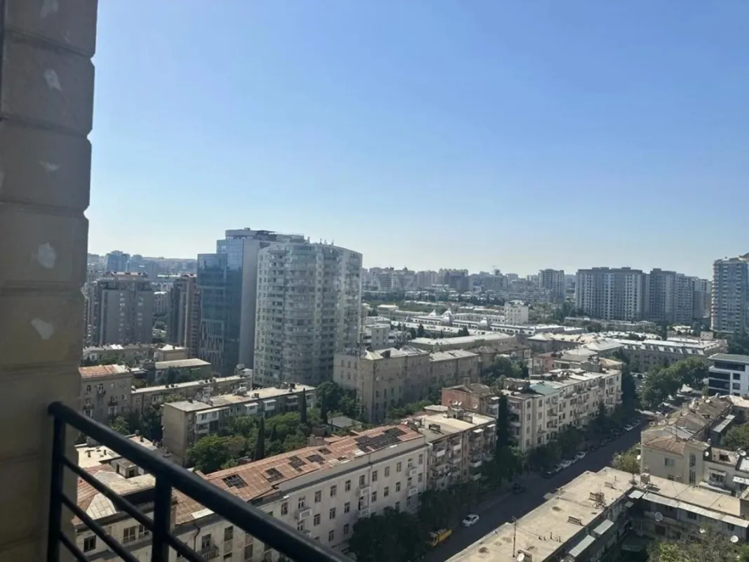 Satılır 3 otaqlı mənzil 155 m²