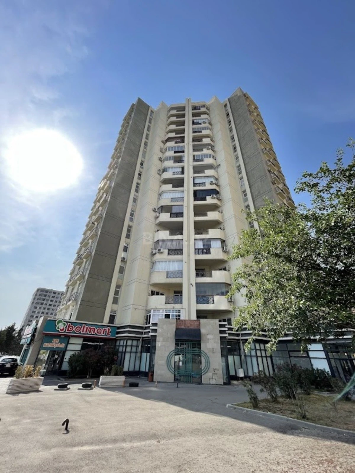 Satılır 3 otaqlı mənzil 155 m²