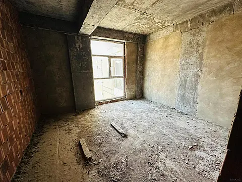 Satılır 3 otaqlı mənzil 155 m²