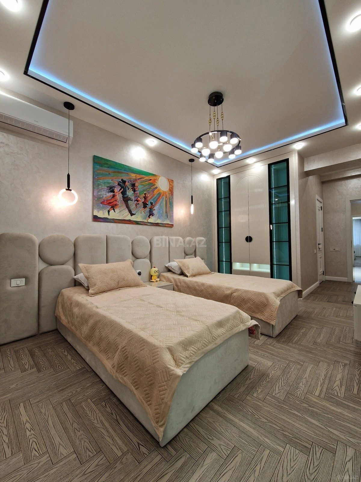 Satılır 3 otaqlı mənzil 140 m²