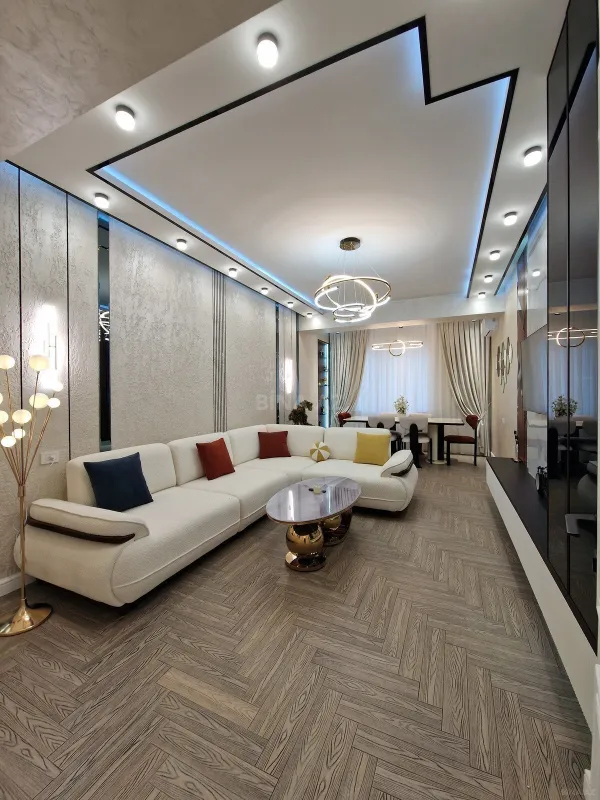 Satılır 3 otaqlı mənzil 140 m²
