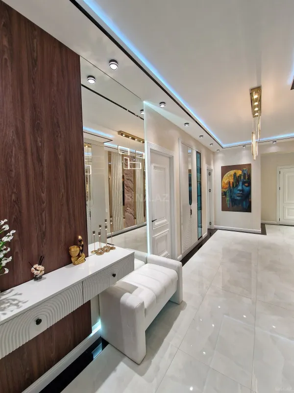 Satılır 3 otaqlı mənzil 140 m²