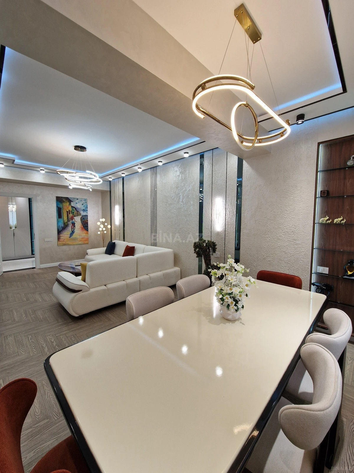 Satılır 3 otaqlı mənzil 140 m²