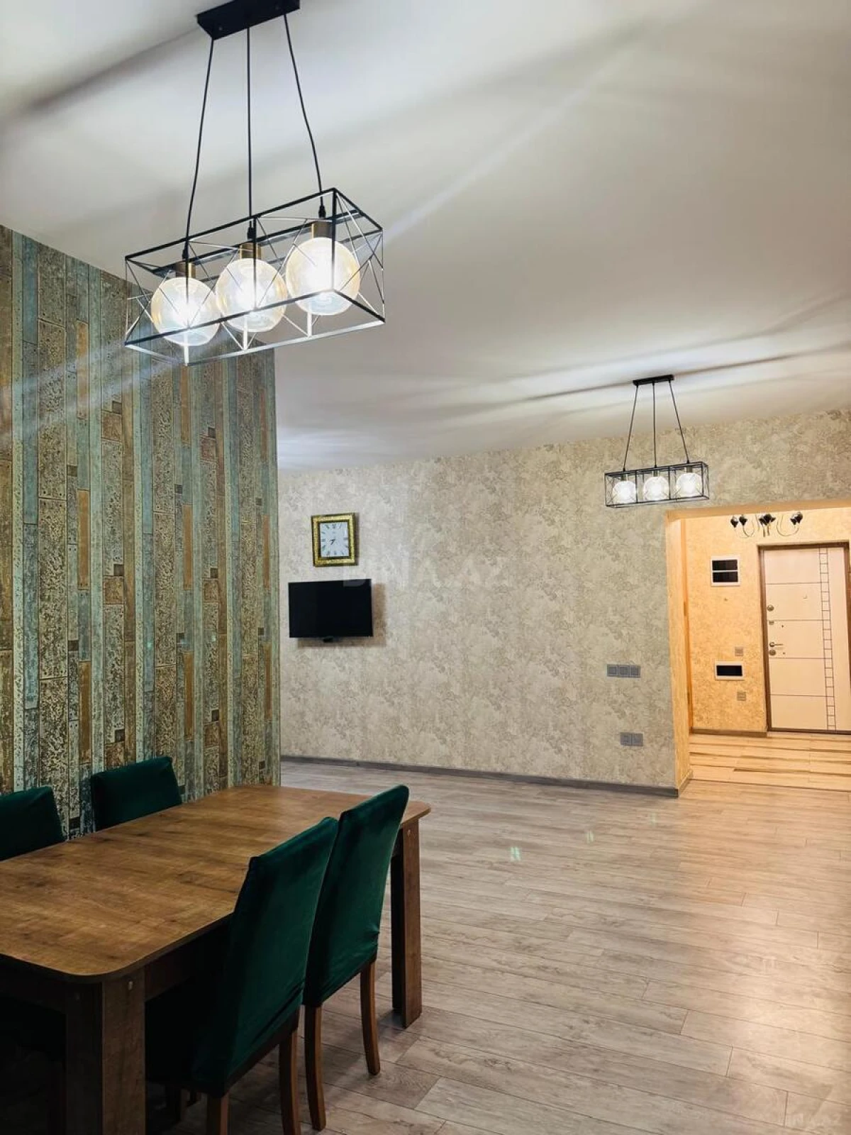 Kirayə verilir 3 otaqlı mənzil 110 m²