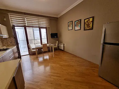 Kirayə verilir 2 otaqlı mənzil 100 m²
