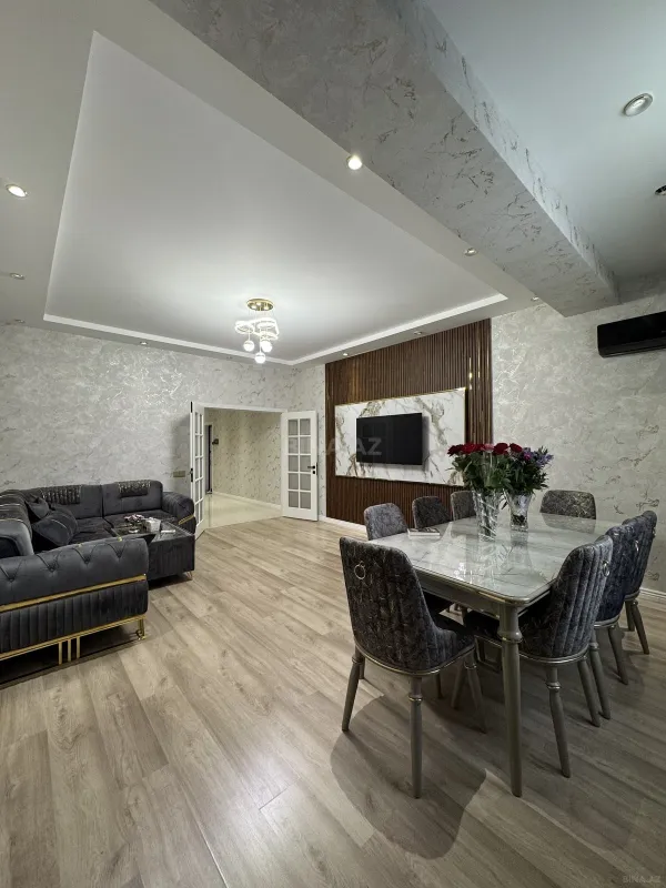 Satılır 3 otaqlı mənzil 130 m²