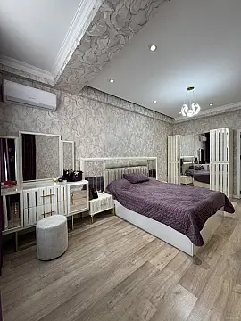 Satılır 3 otaqlı mənzil 130 m²