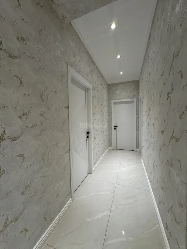 Satılır 3 otaqlı mənzil 130 m²