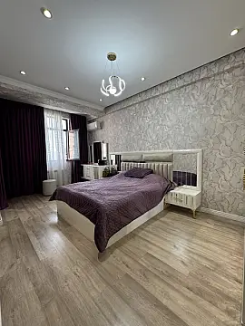 Satılır 3 otaqlı mənzil 130 m²