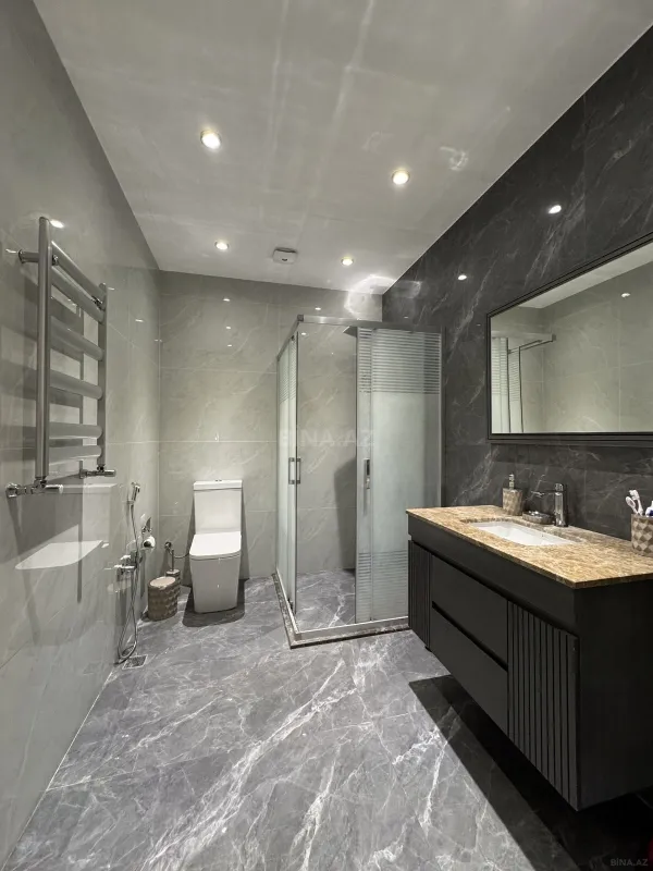 Satılır 3 otaqlı mənzil 130 m²