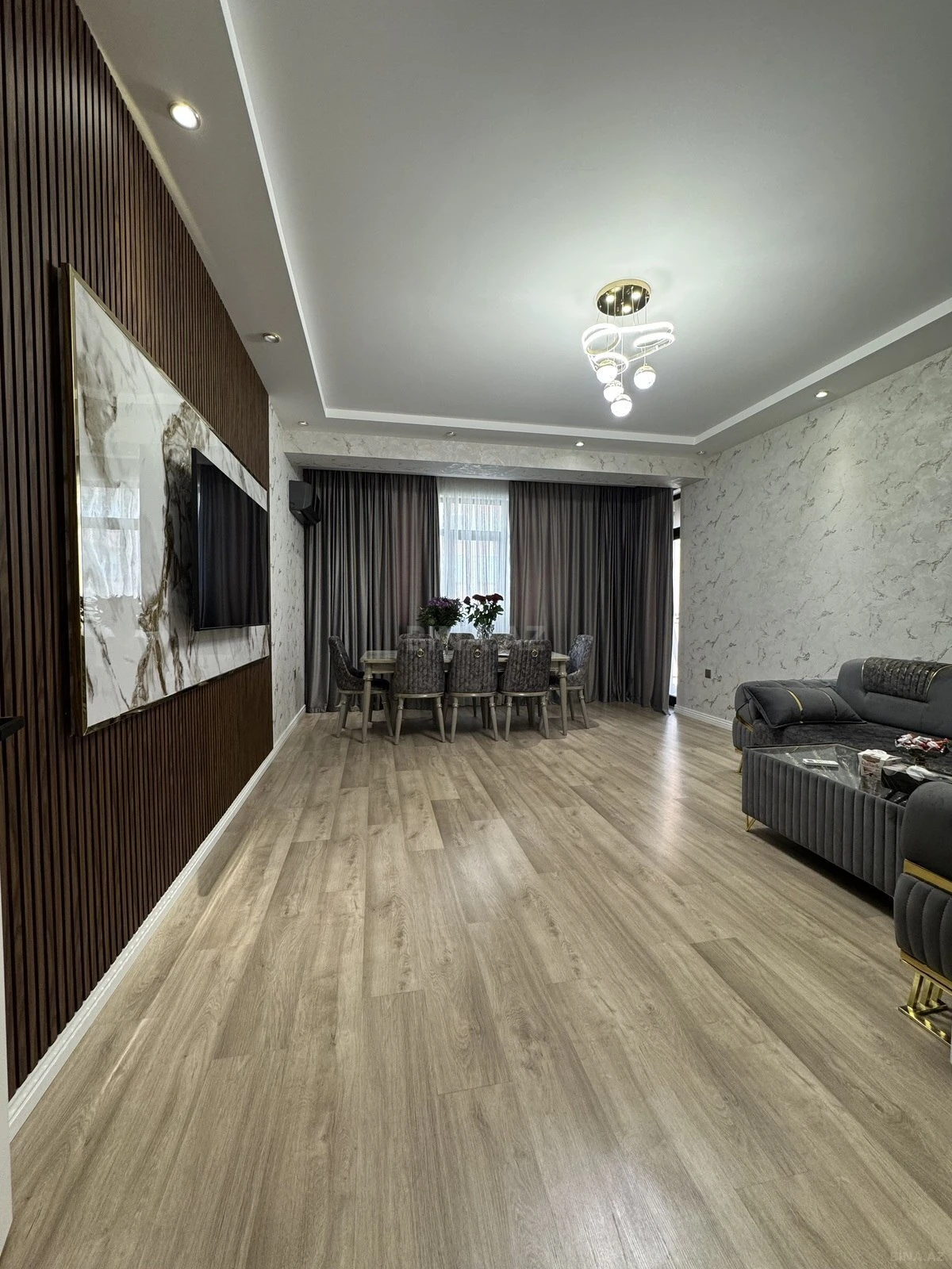 Satılır 3 otaqlı mənzil 130 m²