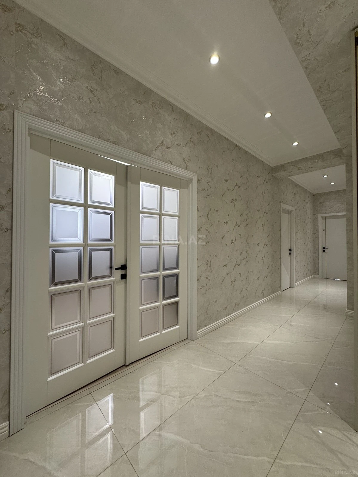 Satılır 3 otaqlı mənzil 130 m²