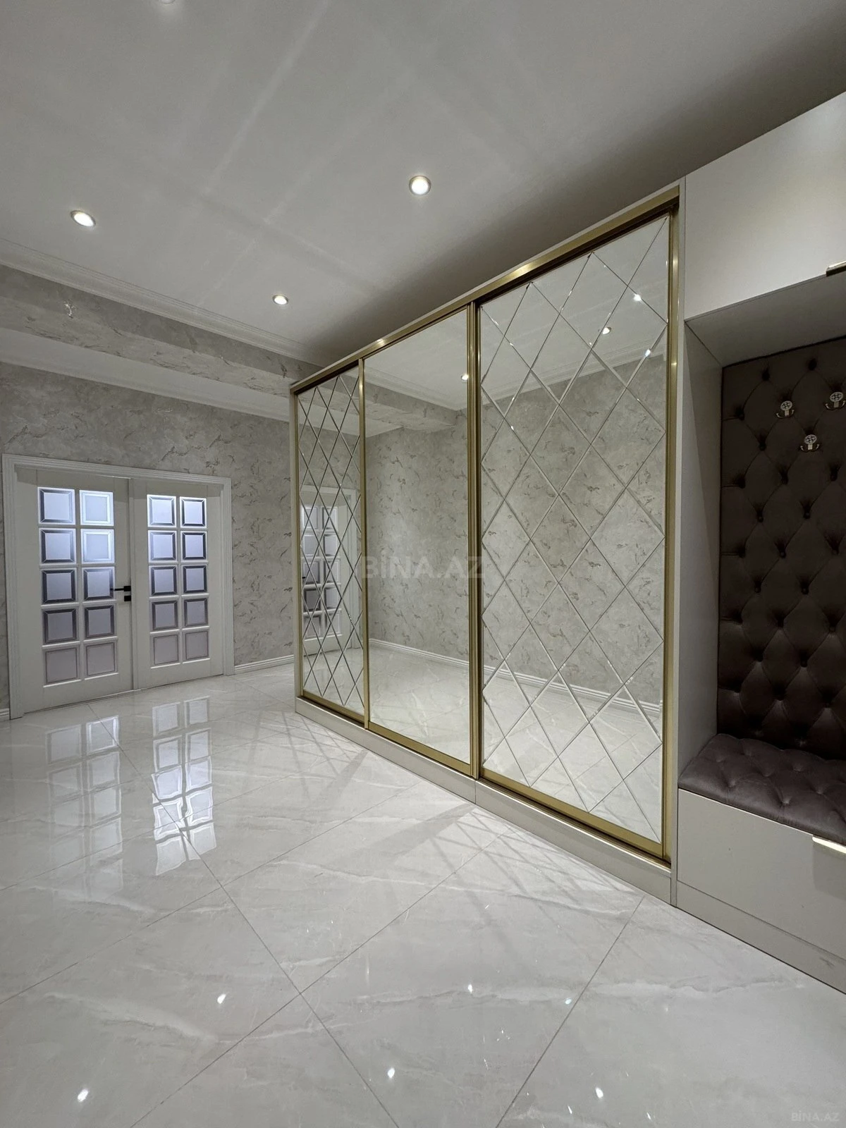 Satılır 3 otaqlı mənzil 130 m²