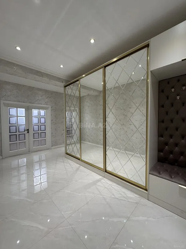 Satılır 3 otaqlı mənzil 130 m²