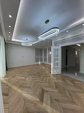 Satılır 4 otaqlı mənzil 175 m²