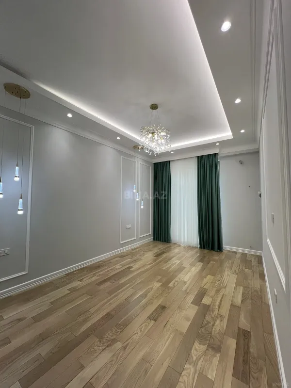 Satılır 4 otaqlı mənzil 175 m²