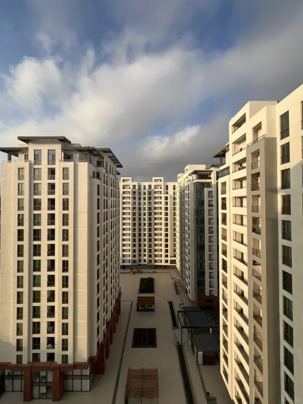 Satılır 4 otaqlı mənzil 175 m²