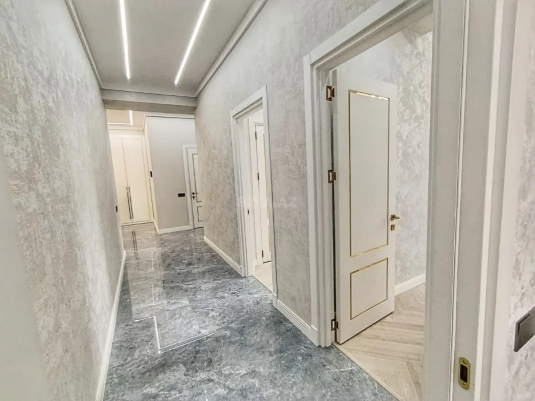 Satılır 4 otaqlı mənzil 173 m²