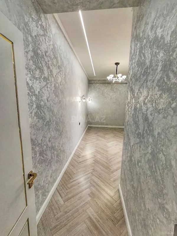 Satılır 4 otaqlı mənzil 173 m²