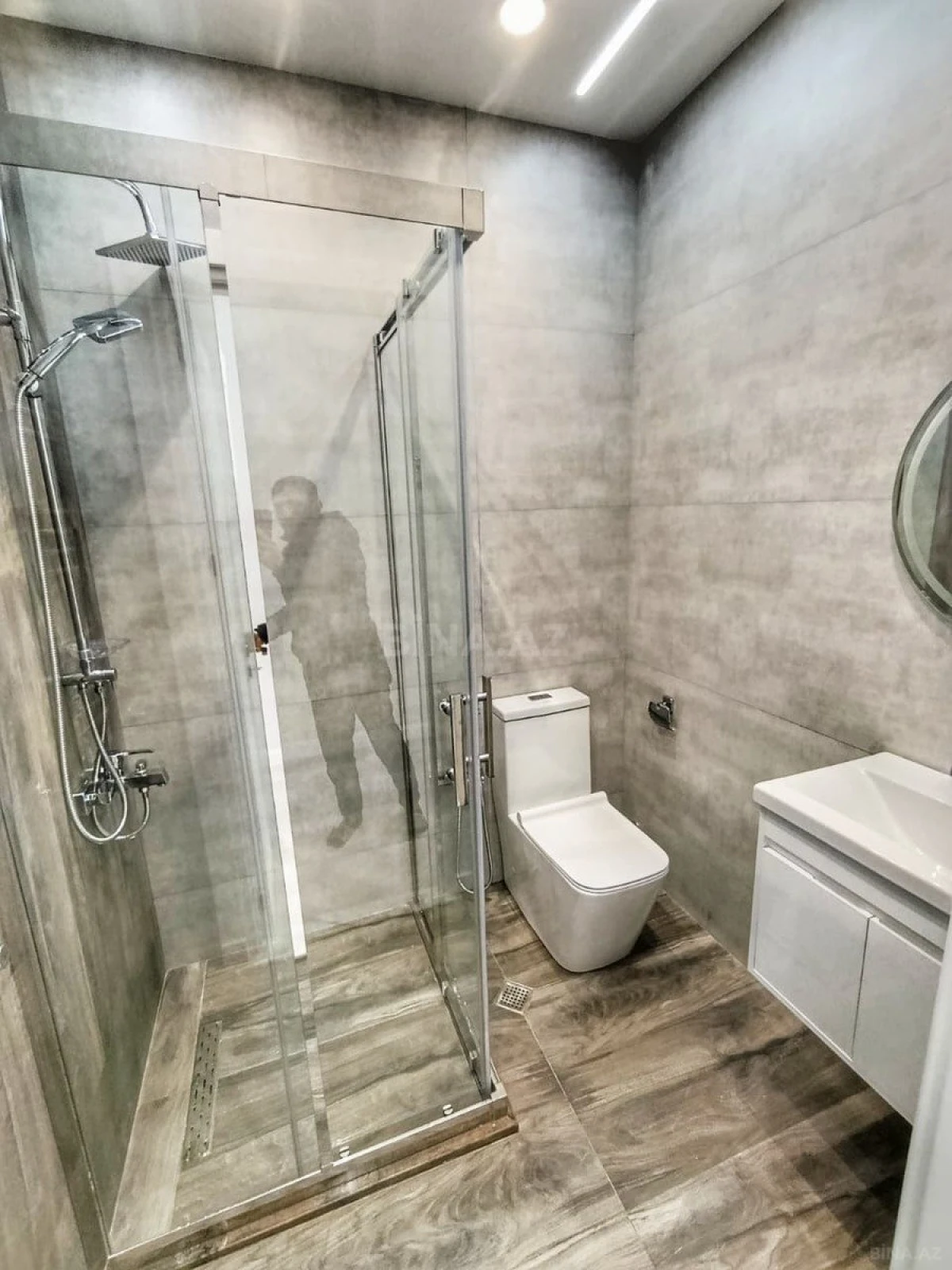 Satılır 4 otaqlı mənzil 173 m²