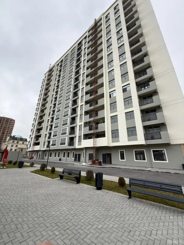 Satılır 3 otaqlı mənzil 118 m²