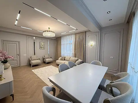 Satılır 3 otaqlı mənzil 118 m²