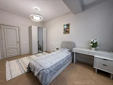 Satılır 3 otaqlı mənzil 118 m²