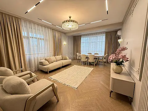 Satılır 3 otaqlı mənzil 118 m² — Bakı 3 otaq 118.00 m²