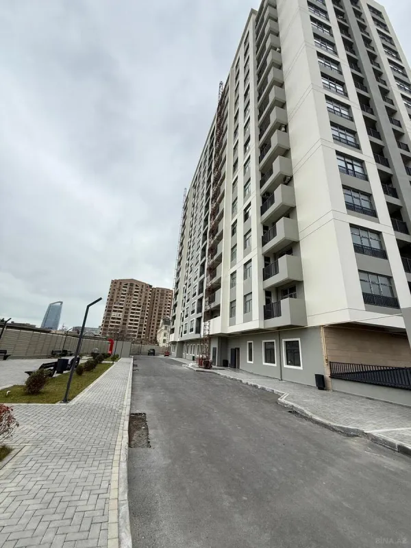 Satılır 3 otaqlı mənzil 118 m²