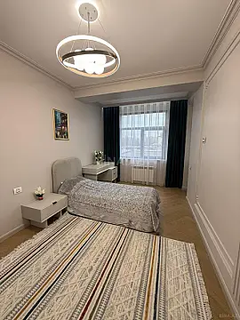 Satılır 3 otaqlı mənzil 118 m²