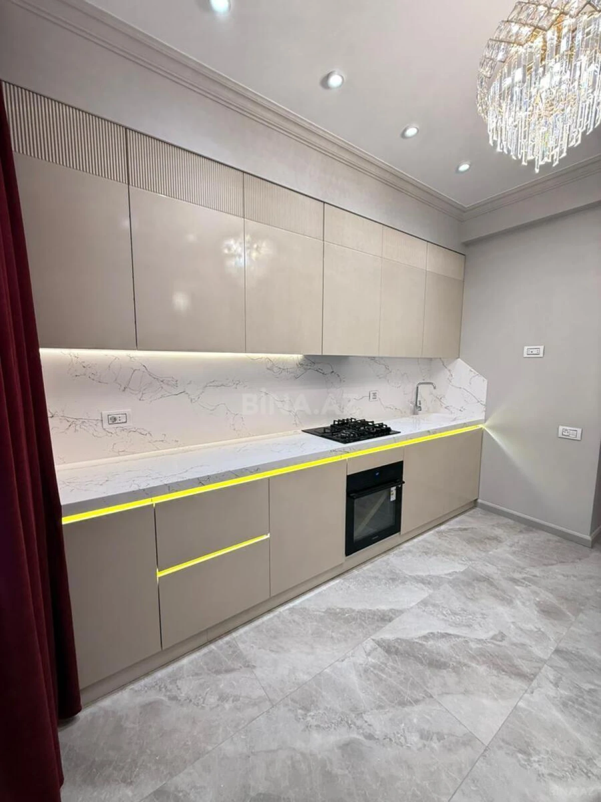 Satılır 3 otaqlı mənzil 118 m²
