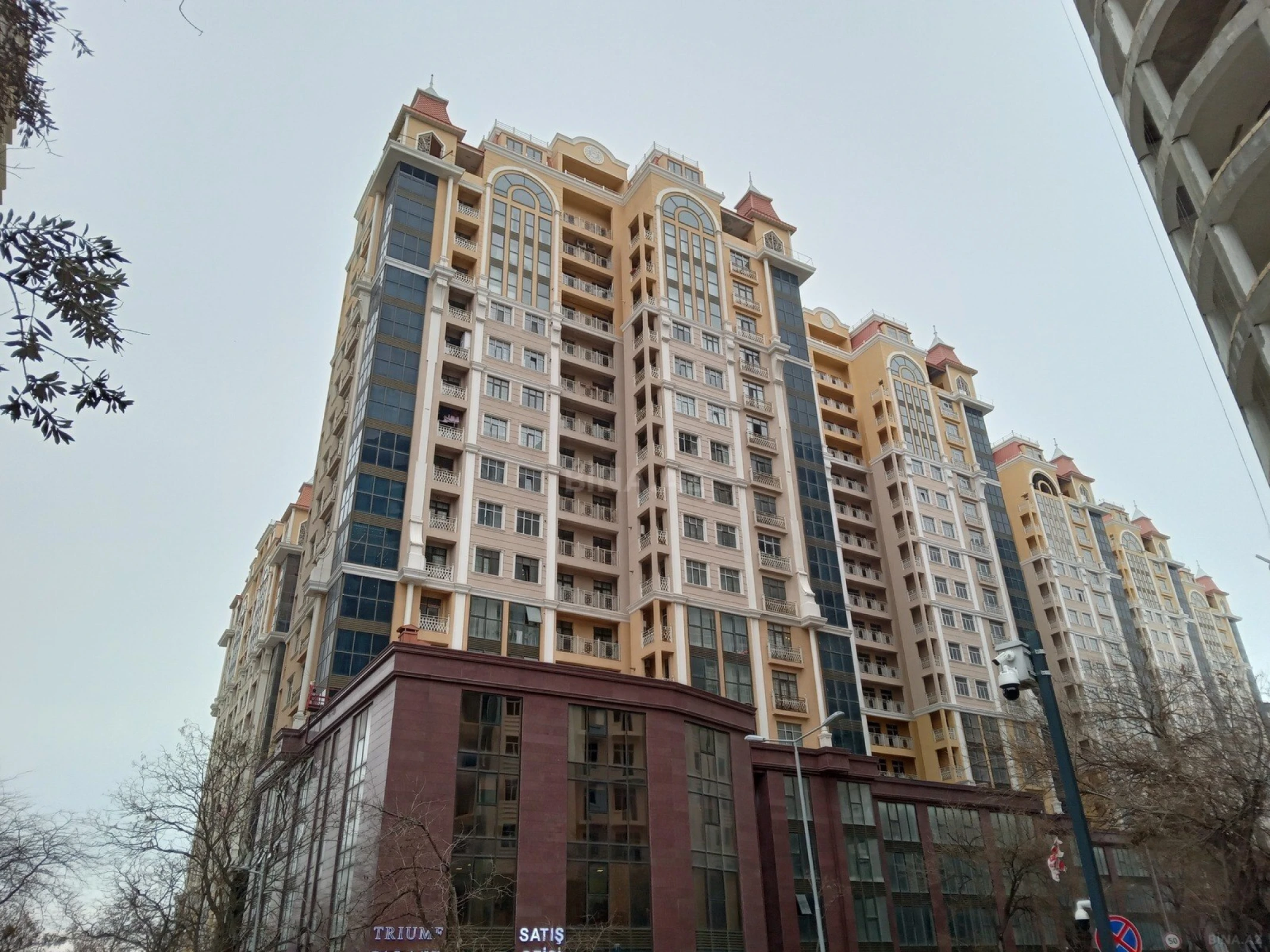 Satılır 3 otaqlı mənzil 146.7 m²