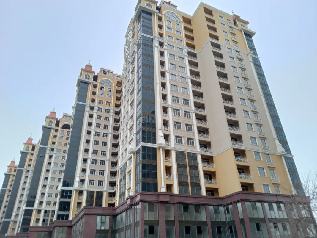 Satılır 3 otaqlı mənzil 146.7 m²