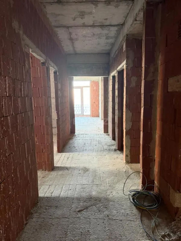 Satılır 3 otaqlı mənzil 146.7 m²