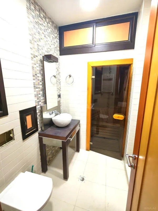 Satılır 3 otaqlı mənzil 135 m²
