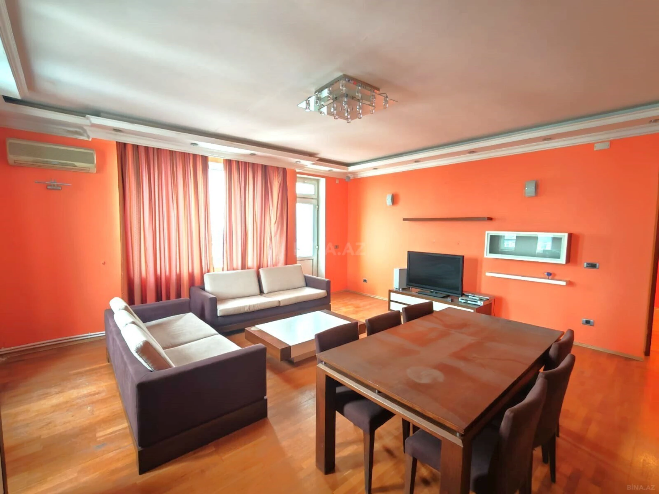 Satılır 3 otaqlı mənzil 135 m²
