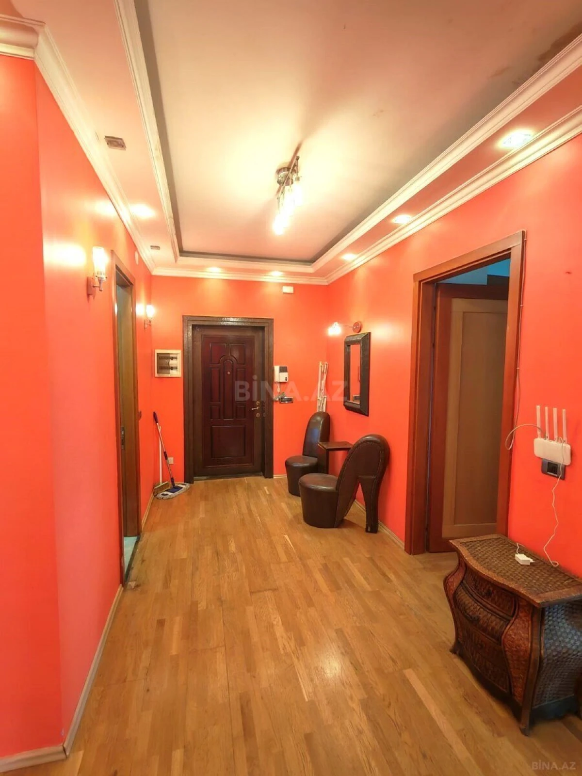 Satılır 3 otaqlı mənzil 135 m²