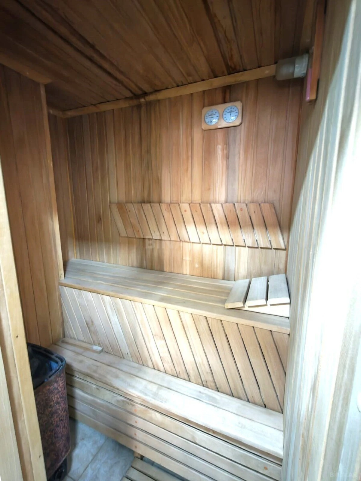 Satılır 3 otaqlı mənzil 135 m²