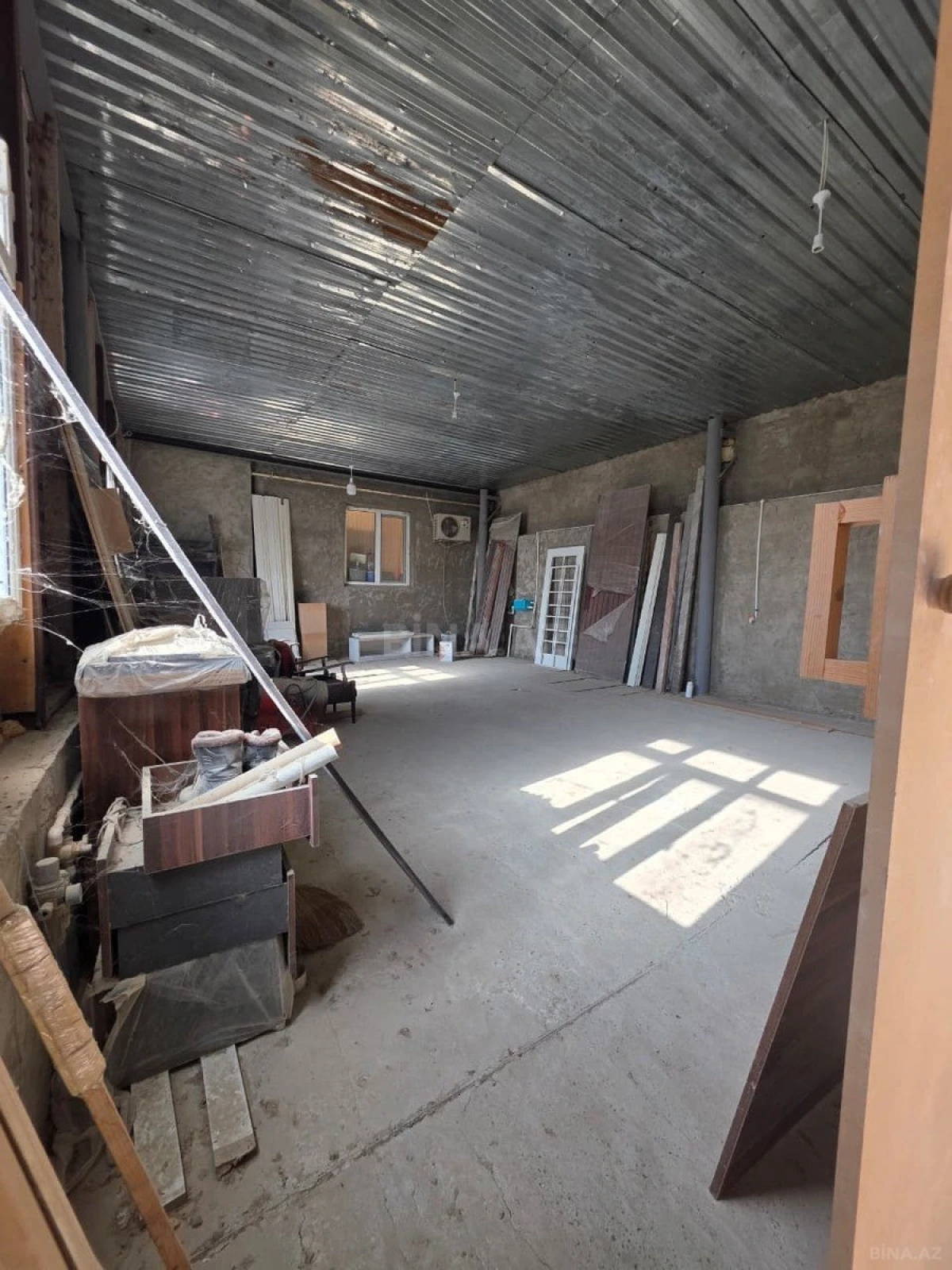 Satılır obyekt 1100 m²