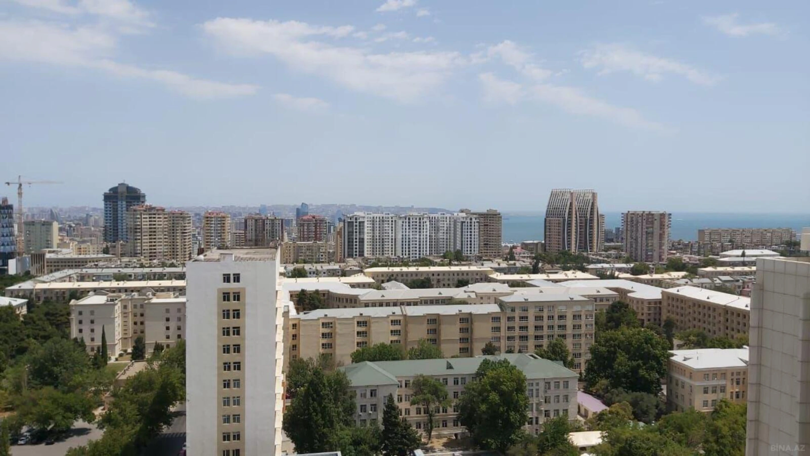 Satılır 7 otaqlı mənzil 800 m²