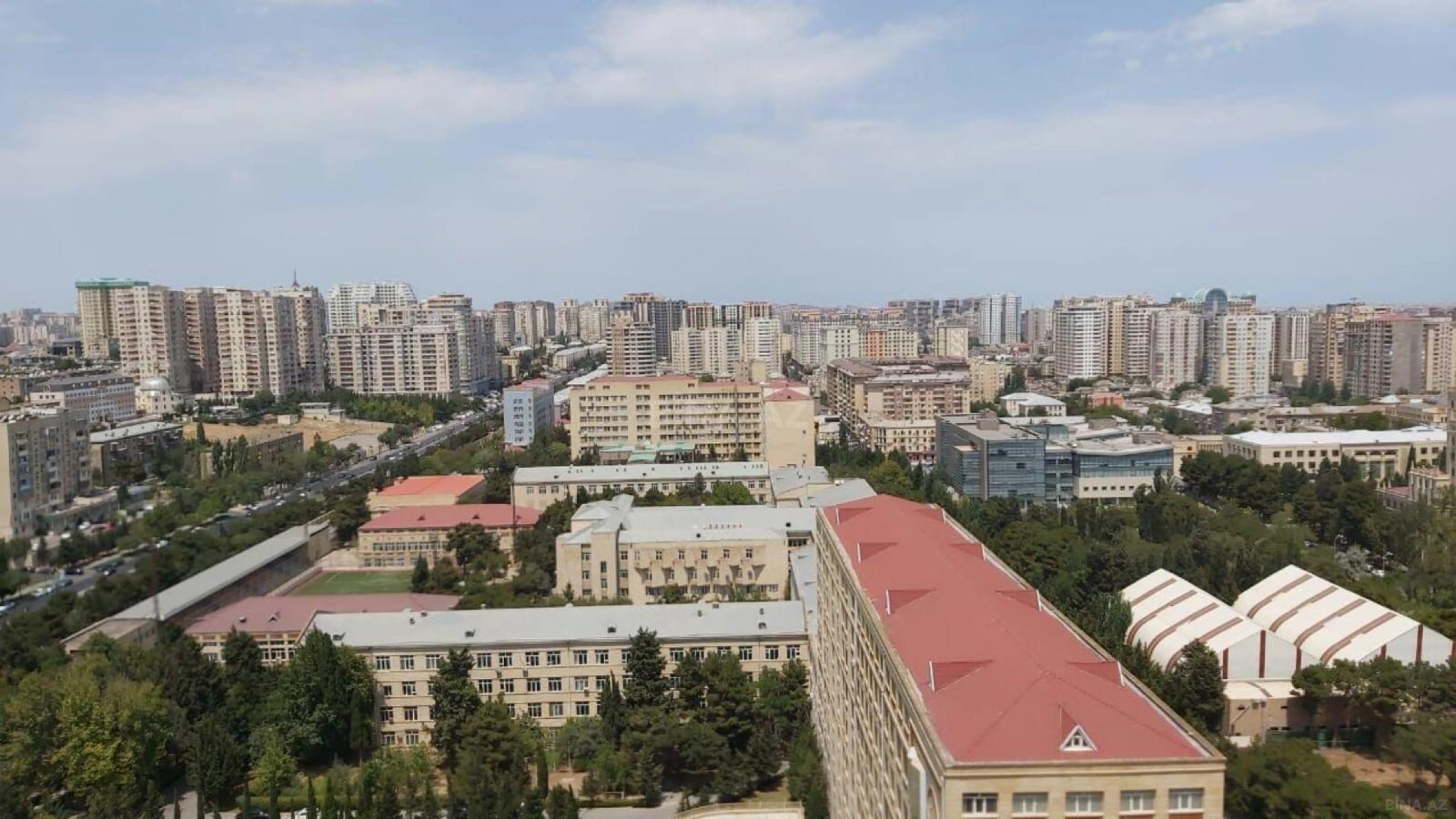 Satılır 7 otaqlı mənzil 800 m²