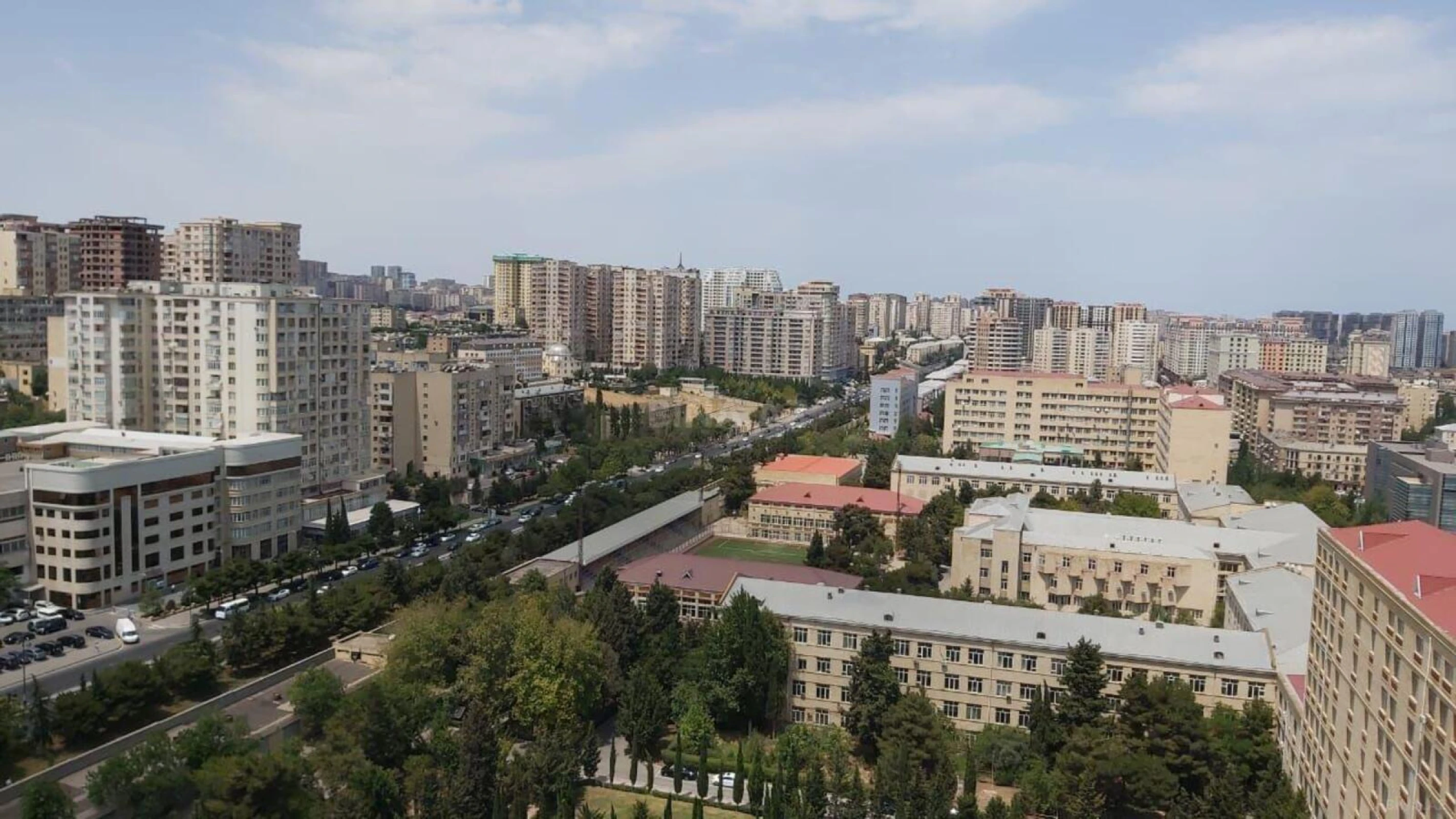 Satılır 7 otaqlı mənzil 800 m²