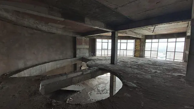 Satılır 7 otaqlı mənzil 800 m²