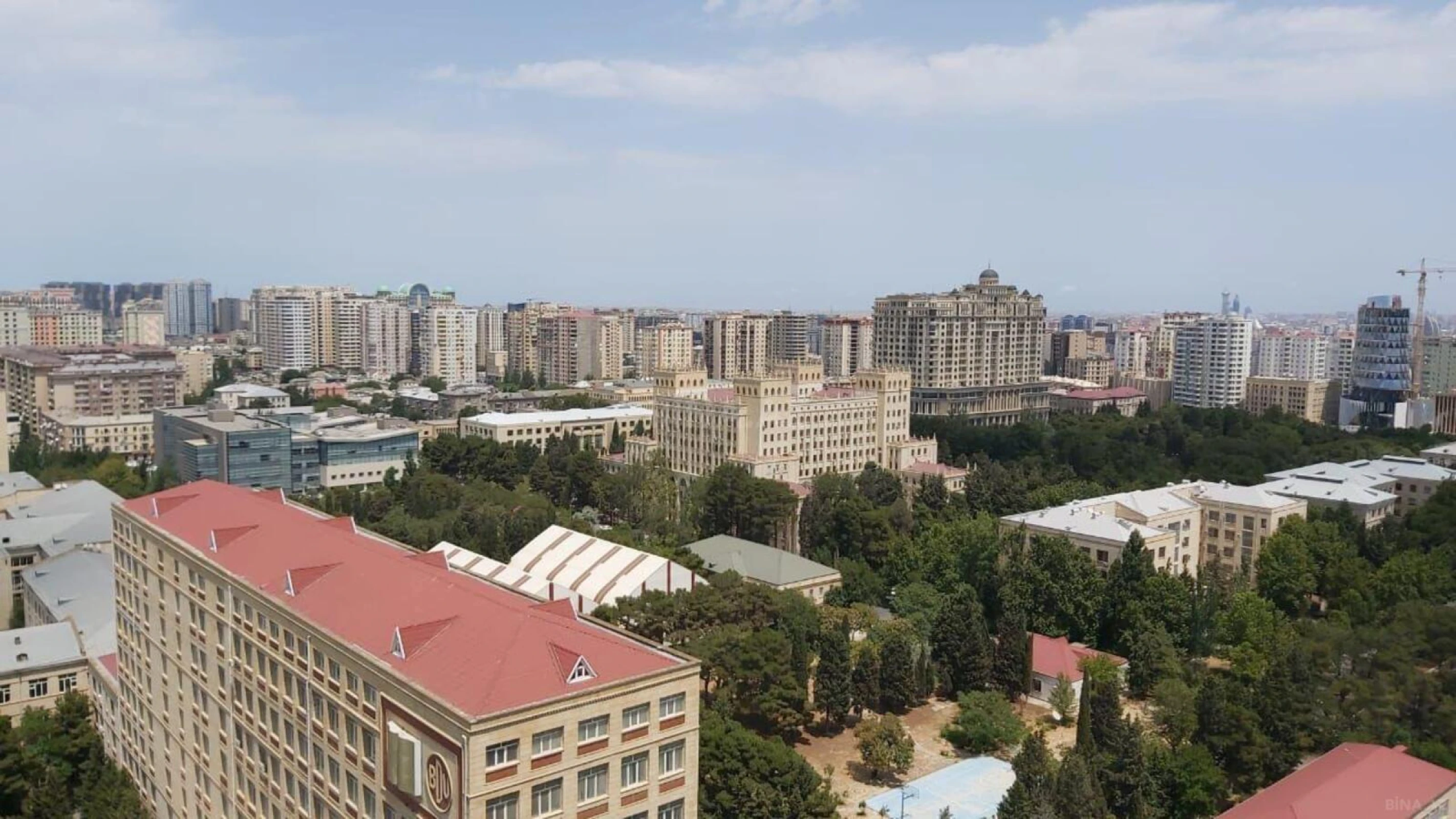 Satılır 7 otaqlı mənzil 800 m²