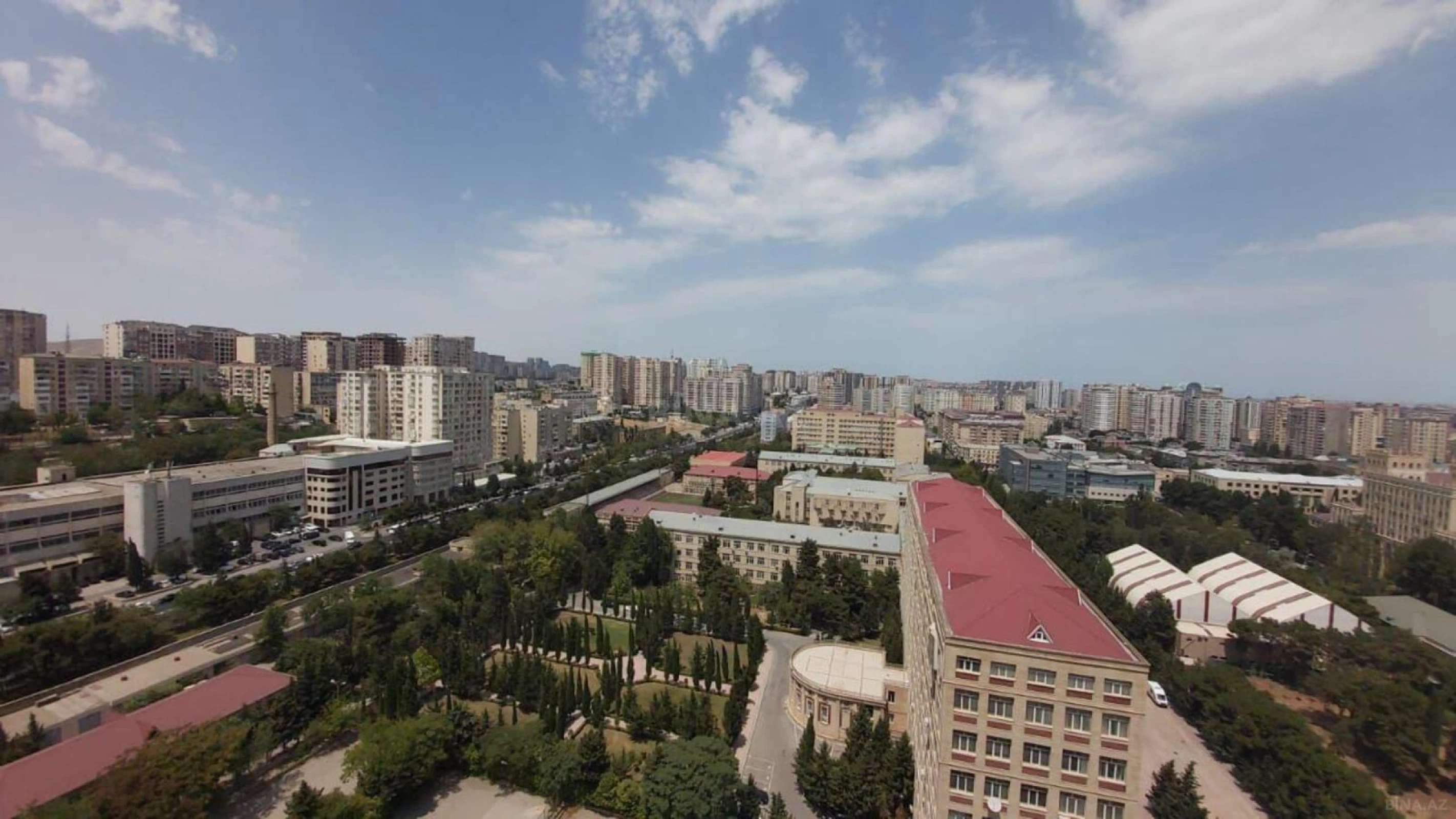 Satılır 7 otaqlı mənzil 800 m²