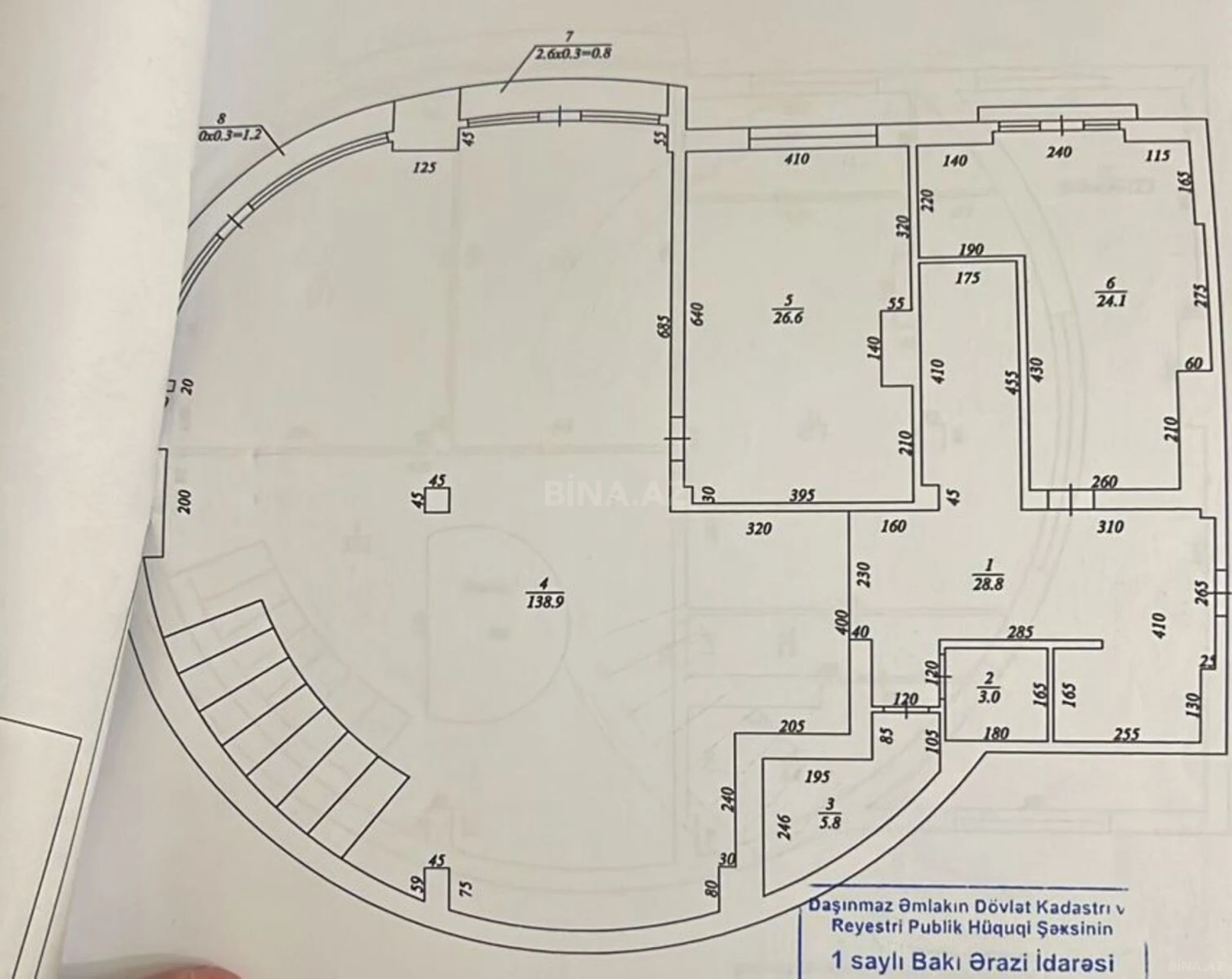 Satılır 7 otaqlı mənzil 800 m²