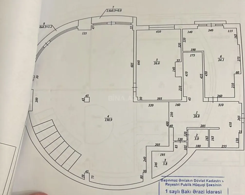 Satılır 7 otaqlı mənzil 800 m²