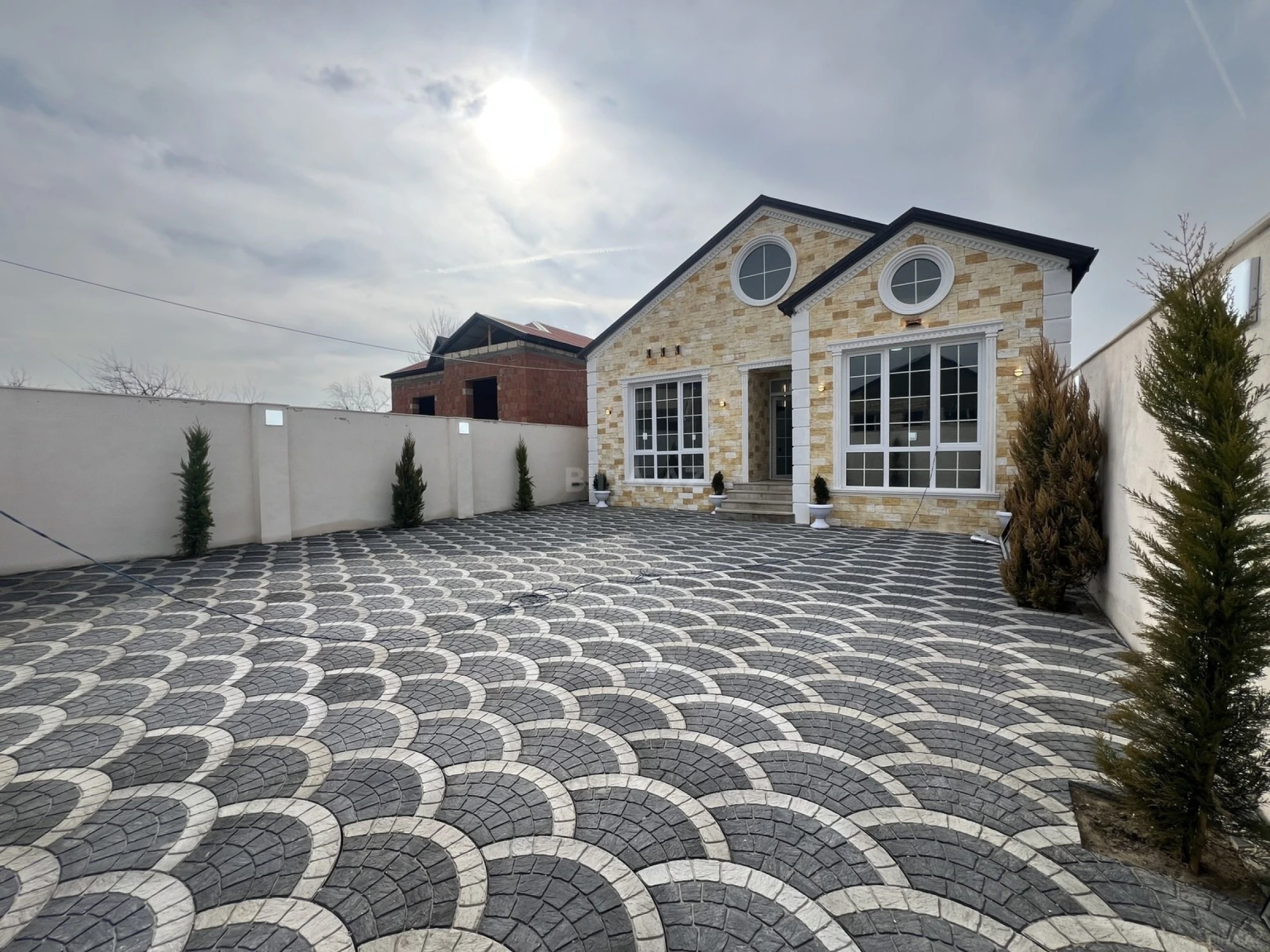 Satılır 4 otaqlı həyət evi 120 m²